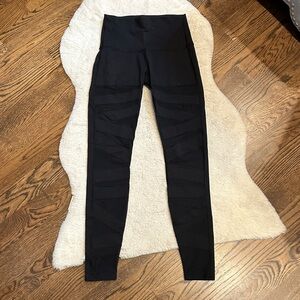 Lululemon Black High-Waisted Leggings with Mesh Cutouts